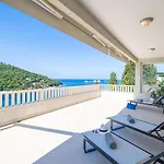 Daire Penthouse Vis A Vis *