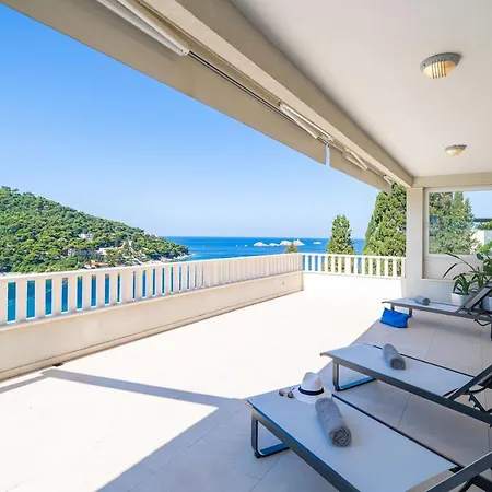 Lejlighed Penthouse Vis A Vis *